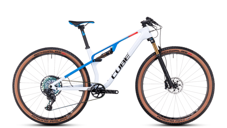 Cube AMS ZERO99 C:68X SLT 29 teamline 2024, VTT tout-suspendu carbone de compétition, vue de profil