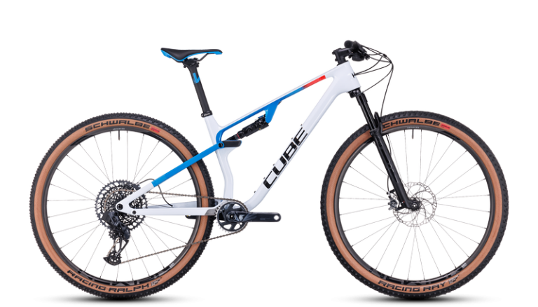 Cube AMS ZERO99 C:68X SLX 29 teamline 2024, VTT tout-suspendu carbone à suspensions RockShox SID, vue de profil