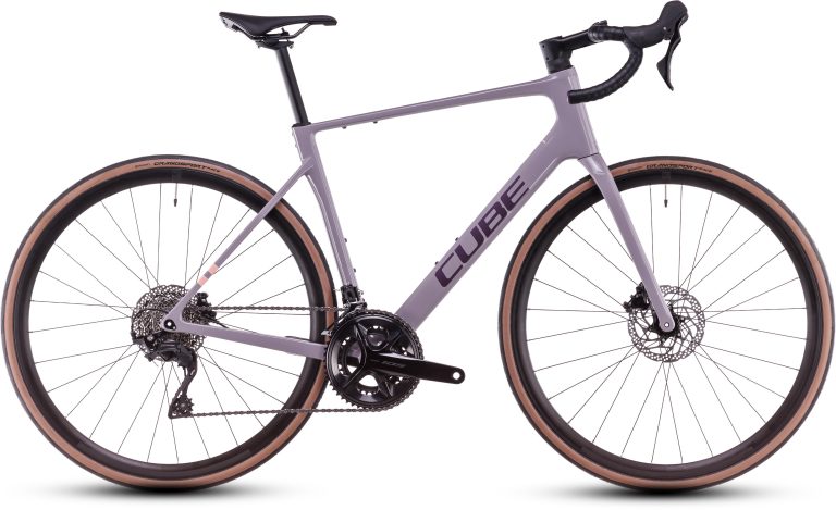 Cube Attain C:62 Race 2025, vélo de route d’endurance à cadre carbone, vue de profil