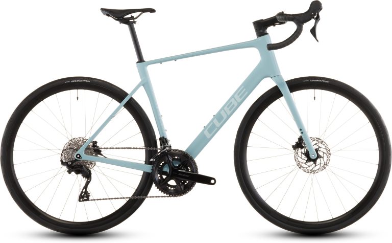 Cube Attain C:62 Race 2026, vélo de route carbone d’endurance, vue de profil