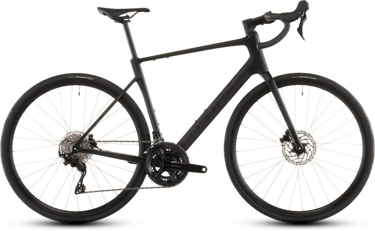Cube Attain C:62 Race blackline 2026, vélo de route carbone d’endurance, vue de profil