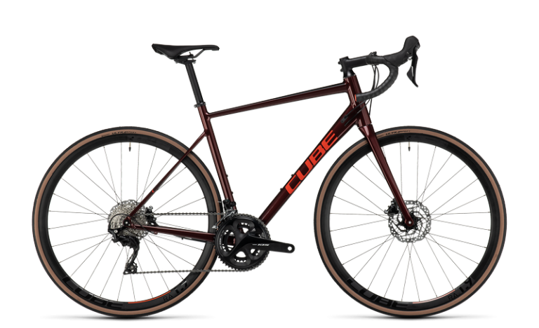 Cube Attain SLX 2024, vélo de route aluminium coloris deepred´n´red, vue de profil