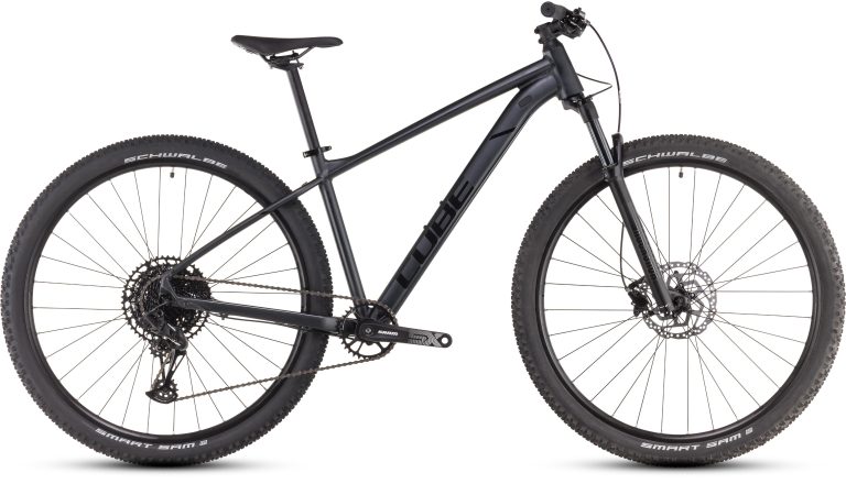 Cube Attention SLX 2025, VTT semi-rigide aluminium à transmission SRAM SX Eagle, vue de profil
