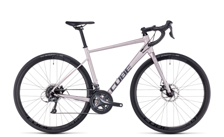 Cube Axial WS 2024, vélo de route en aluminium à fourche carbone, coloris greyrose´n´blush, vue de profil