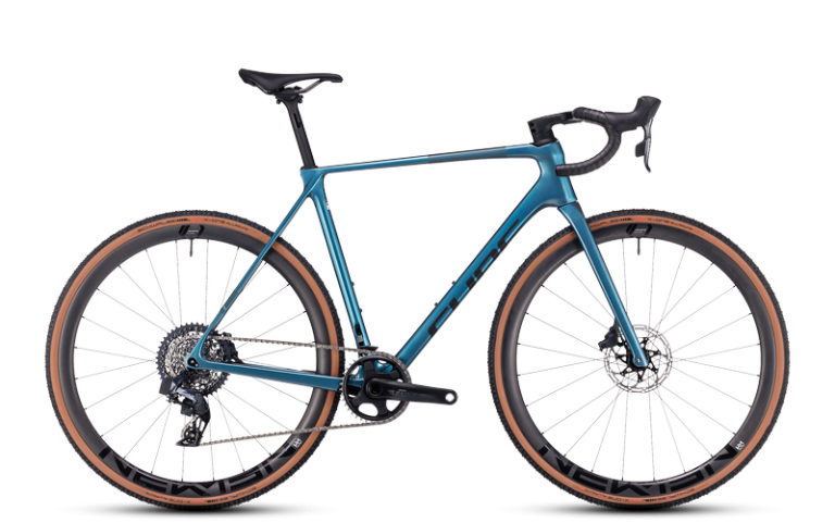 Cube Cross Race C:68X SLT 2024, vélo de cyclo-cross carbone en mono-plateau, coloris prizmblue´n´carbon, vue de profil