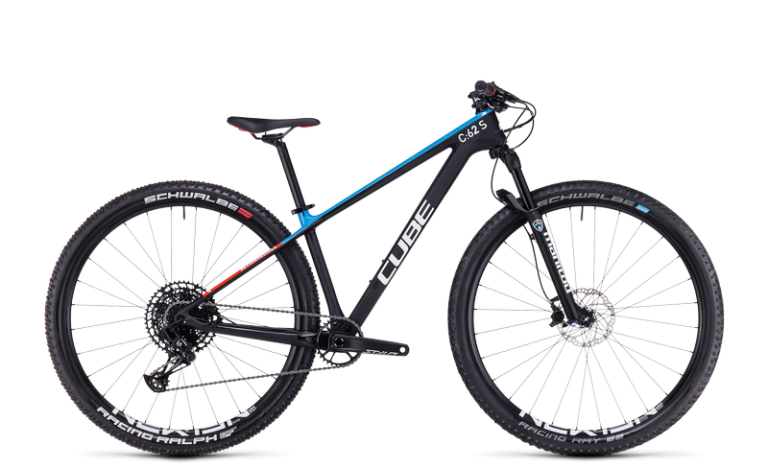 Cube Elite C:62 SLX Rookie 2024, VTT de cross-country carbone en petite taille, vue de profil