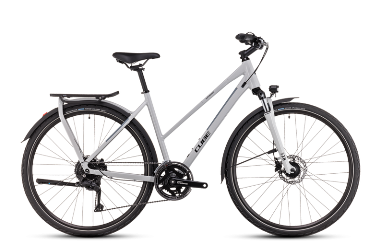 Cube Kathmandu ONE 2024 à cadre Trapeze, vélo de trekking avec porte-bagages intégré, coloris grey´n´black, vue de profil