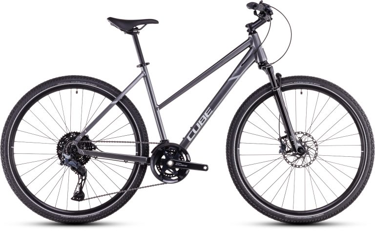 Cube Nature SLX 2025 gris, vélo de trekking à cadre Trapeze et fourche suspendue, vue de profil