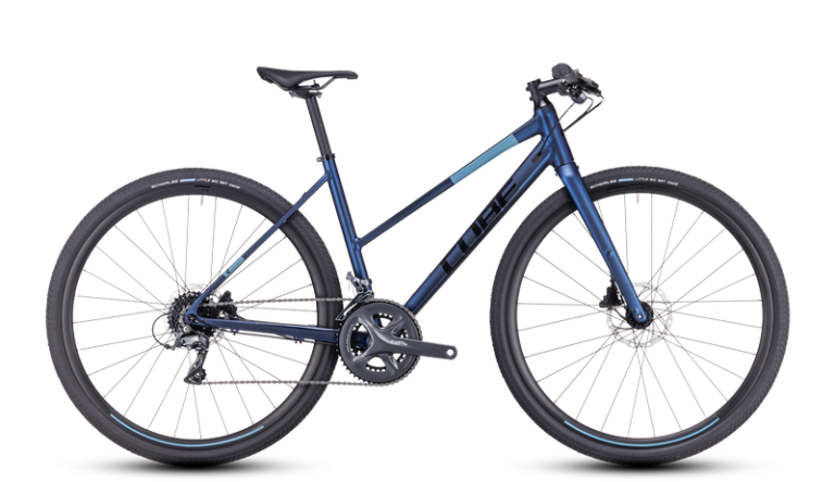 Cube Nulane 2024 bleu, vélo urbain à cadre Trapeze, cintre plat et fourche carbone, vue de profil