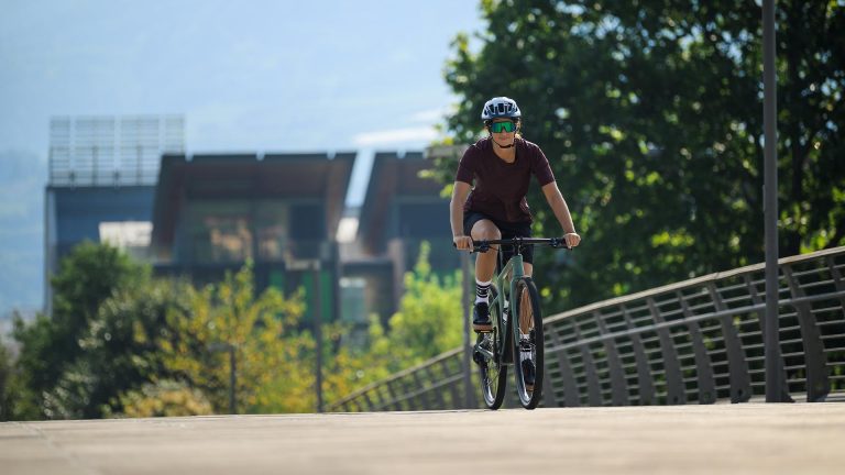 Cube Nulane Comfort EXC 2026, vélo urbain en aluminium à entraînement par courroie, vue de profil