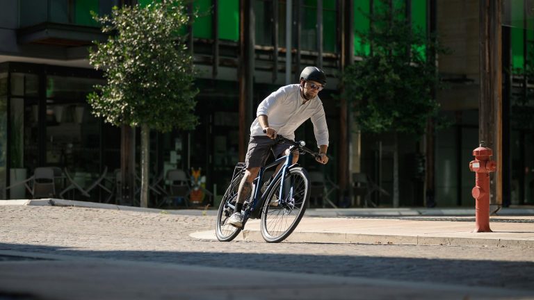 Cube Nulane Comfort EXC FE 2026, vélo urbain en aluminium à entraînement par courroie, vue de profil