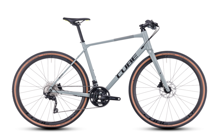 Cube Nulane Pro 2024, vélo urbain à cadre haut en aluminium et guidon plat, coloris grey´n´black, vue de profil