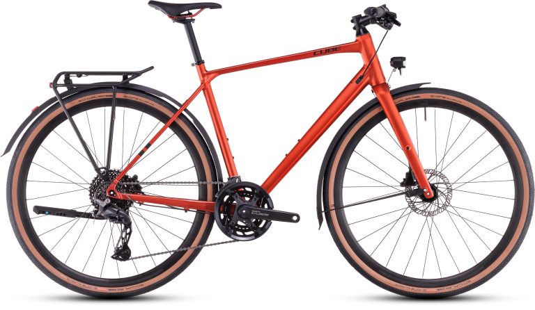 Cube Nulane Pro FE 2025, vélo à cintre plat sur base de gravel avec moyeu à dynamo, vue de profil