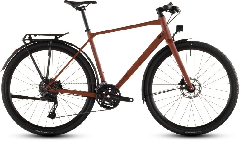 Cube Nulane Race FE 2026, gravel à cintre plat à fourche carbone, vue de profil