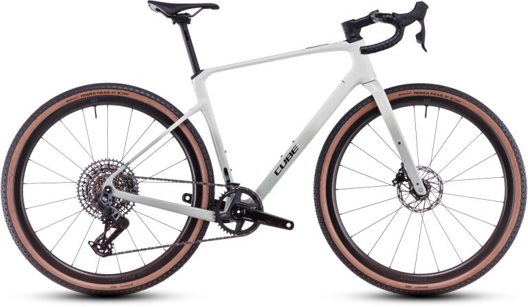 Cube Nuroad C:62 EX 2025, gravel carbone à transmission SRAM AXS, vue de profil