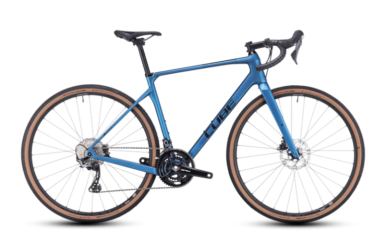Cube Nuroad C:62 Race 2024, vélo gravel à cadre carbone et double plateau GRX, coloris frozenteal´n´black, vue de profil