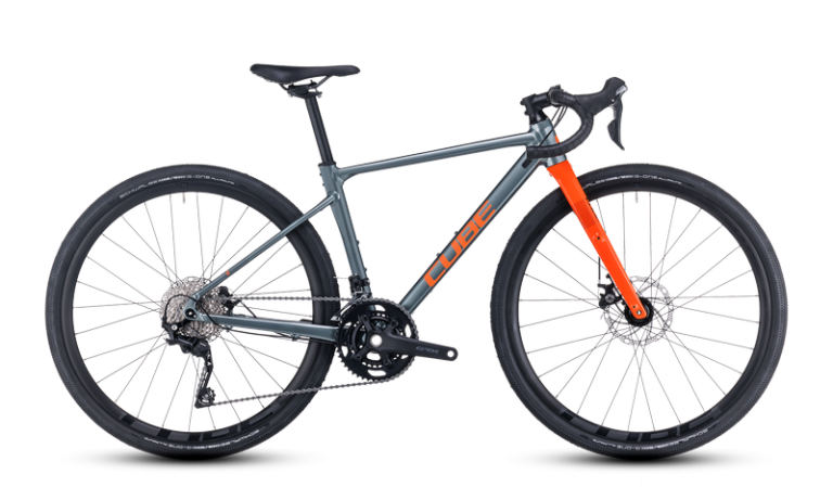 Cube Nuroad Rookie 2024, gravel aluminium en taille XXS sur roues de 27,5 pouces, vue de profil