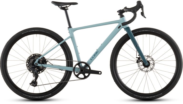 Cube Nuroad Rookie 2026, gravel de petite taille à cadre aluminium, vue de profil