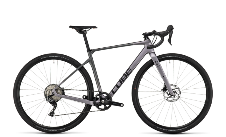 Cube Nuroad WS C:62 Pro 2024, gravel carbone de la série féminine, vue de profil