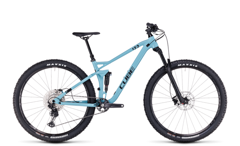Cube Stereo ONE22 Race, VTT de trail tout-suspendu à cadre aluminium, coloris bleu et noir, vue de profil