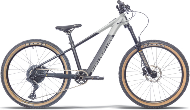 Eightshot LOAMER 24 noir et gris, VTT enfant 24 pouces à fourche à air et freins à disque, vue de profil