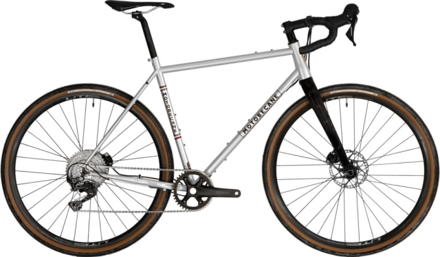 Motobecane 1923-73 Team Champion Gent argent brillant, gravel acier, vue de profil