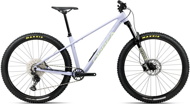 Orbea Laufey H30 2026, VTT semi-rigide aluminium coloris Digital Lavender, vue de profil
