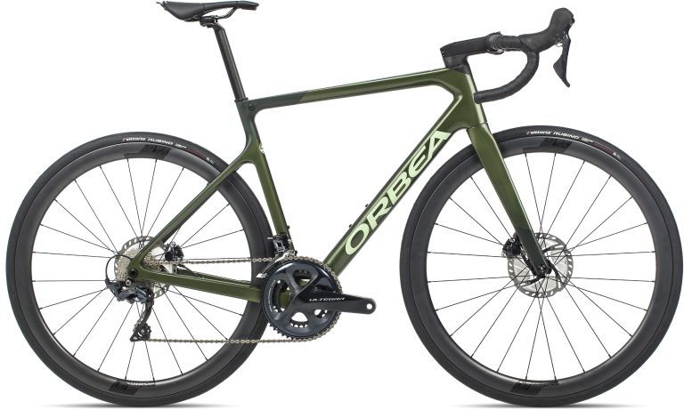 Orbea Orca M25TEAM 2021, vélo de route carbone à freins à disque, vue de profil