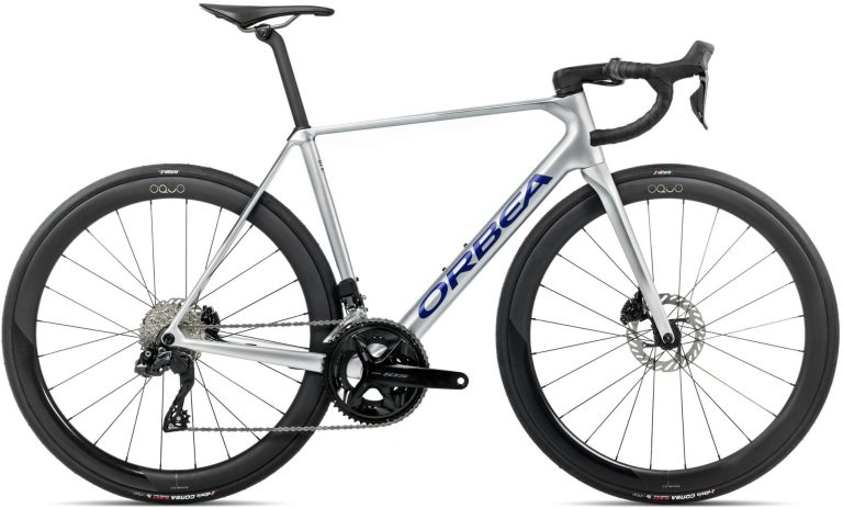 Orbea Orca M30iLTD PWR 2026, vélo de route carbone en Shimano 105 Di2, vue de profil