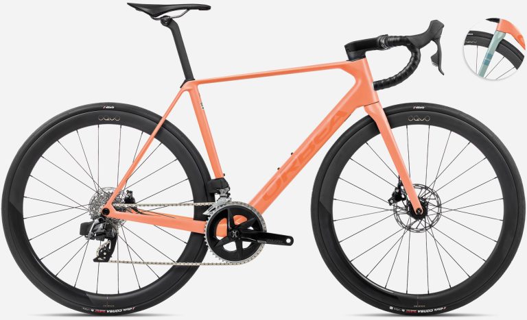 Orbea Orca M31eLTD PWR 2024, vélo de route carbone en SRAM Rival eTap AXS, vue de profil