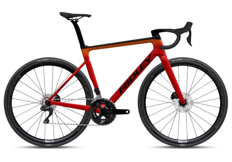 Ridley Falcn RS en Shimano 105 Di2, vélo de route carbone à cockpit intégré, vue de profil