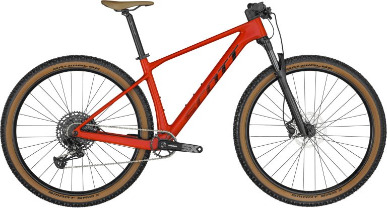 Scott Scale 940 red 2024, VTT semi-rigide de cross-country à cadre carbone, vue de profil