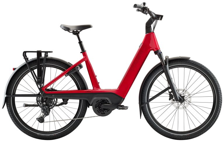 Trek Charter+ 4 540 Wh Lowstep, vélo de ville électrique à cadre bas, vue de profil