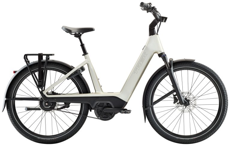 Trek Charter+ 4 Enviolo courroie 540 Wh Lowstep 2027, vélo de ville électrique à cadre bas, vue de profil