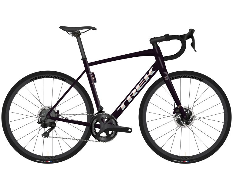 Trek Domane AL 5 Gen 4 2024, vélo de route endurance noir mat et vert, vue de profil