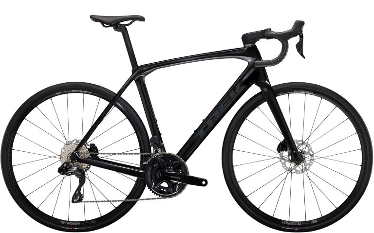 Trek Domane SL 6 2024, vélo de route carbone endurance à cintre plongeant, vue de profil