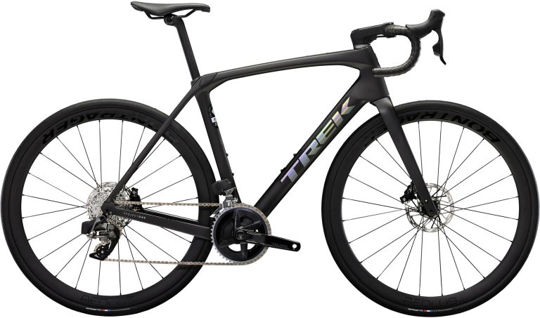 Trek Domane SLR 6 eTap 2024, vélo de route carbone à transmission sans fil, vue de profil