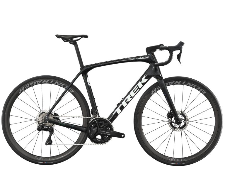 Trek Domane SLR 9 4e génération 2025, vélo de route carbone à groupe Dura-Ace Di2, vue de profil