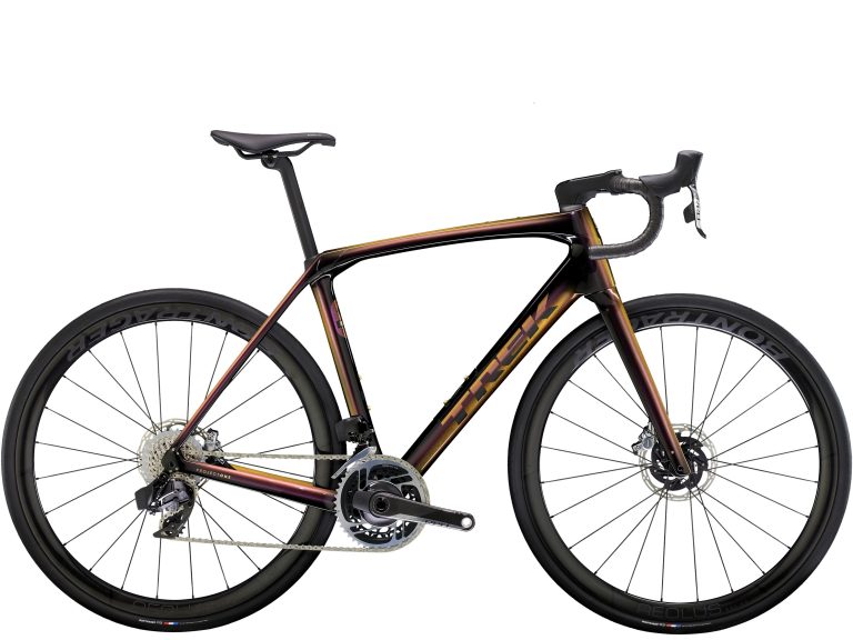 Trek Domane SLR 9 AXS Gen 4 2024, vélo de route carbone d’endurance, vue de profil
