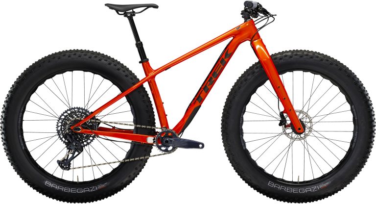 Trek Farley 9.6 2024, fat bike à cadre carbone et pneus de 4,5 pouces, vue de profil
