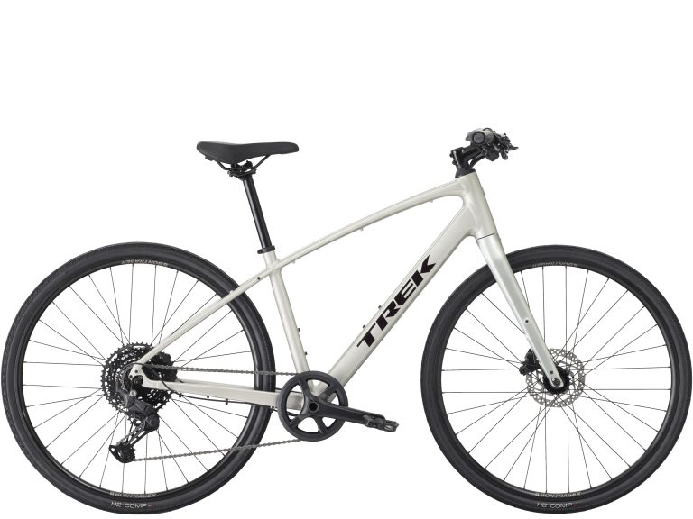 Trek FX 3 Stepover 4e génération, vélo plat à fourche carbone et freins hydrauliques, vue de profil