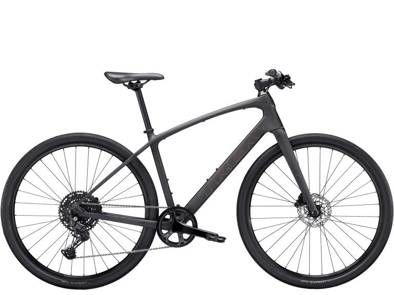 Trek FX Sport SL 4 2025, vélo plat à cadre carbone Matte Onyx, vue de profil