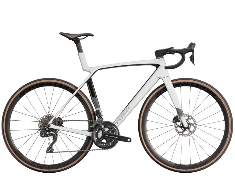 Trek Madone SL 6 8e génération 2025, vélo de route aéro à cadre carbone, vue de profil