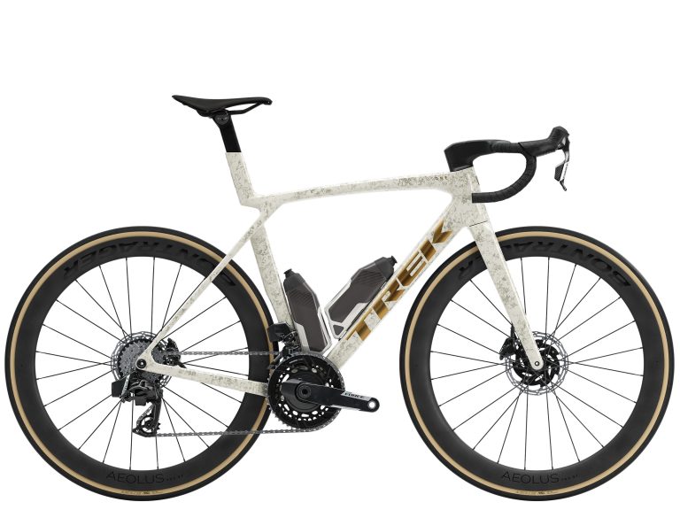 Trek Madone SLR 7 AXS 2026, vélo de route aéro en carbone OCLV 900 à cintre intégré, vue de profil