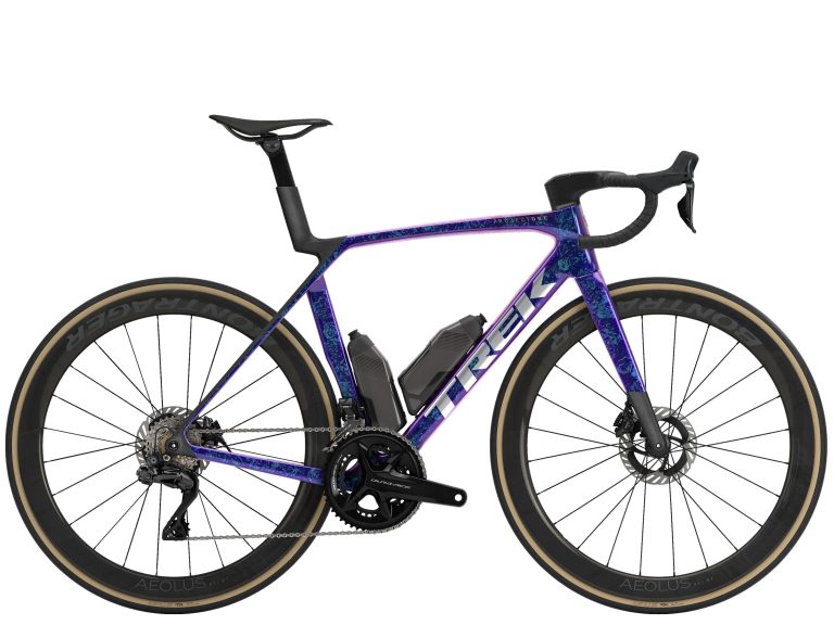 Trek Madone SLR 9 2027, vélo de route aéro carbone à cintre-potence intégré, vue de profil