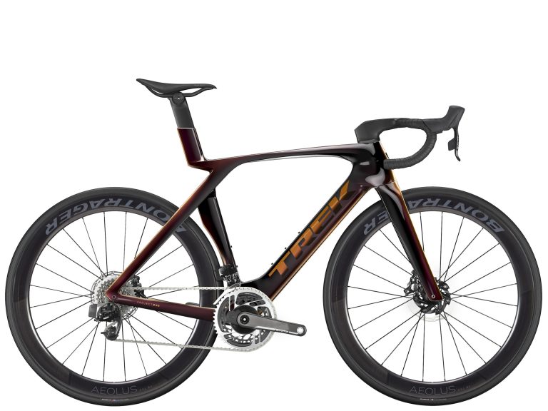 Trek Madone SLR 9 AXS 2024, vélo de route aéro carbone avec groupe SRAM RED eTap, vue de profil