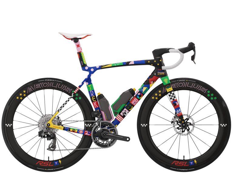Trek Madone SLR 9 AXS The First 50 ICON 2027, vélo de route aéro carbone en série anniversaire, vue de profil