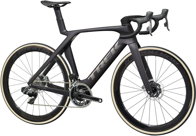 Trek Madone SLR 9 eTap 2024, vélo de route aéro carbone à groupe SRAM RED, vue de profil
