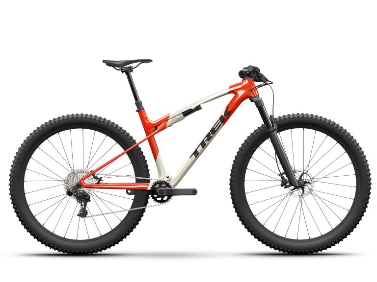 Trek Supercaliber 9.6 2025, VTT cross-country carbone à amortisseur IsoStrut, vue de profil