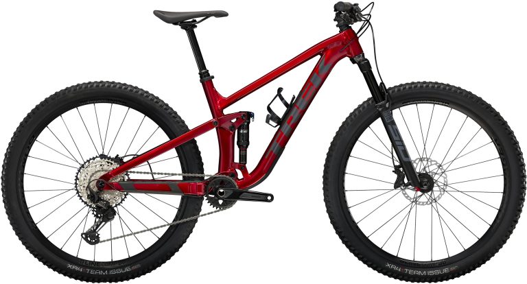 Trek Top Fuel 8 XT 2022, VTT tout-suspendu aluminium en 29 pouces, vue de profil